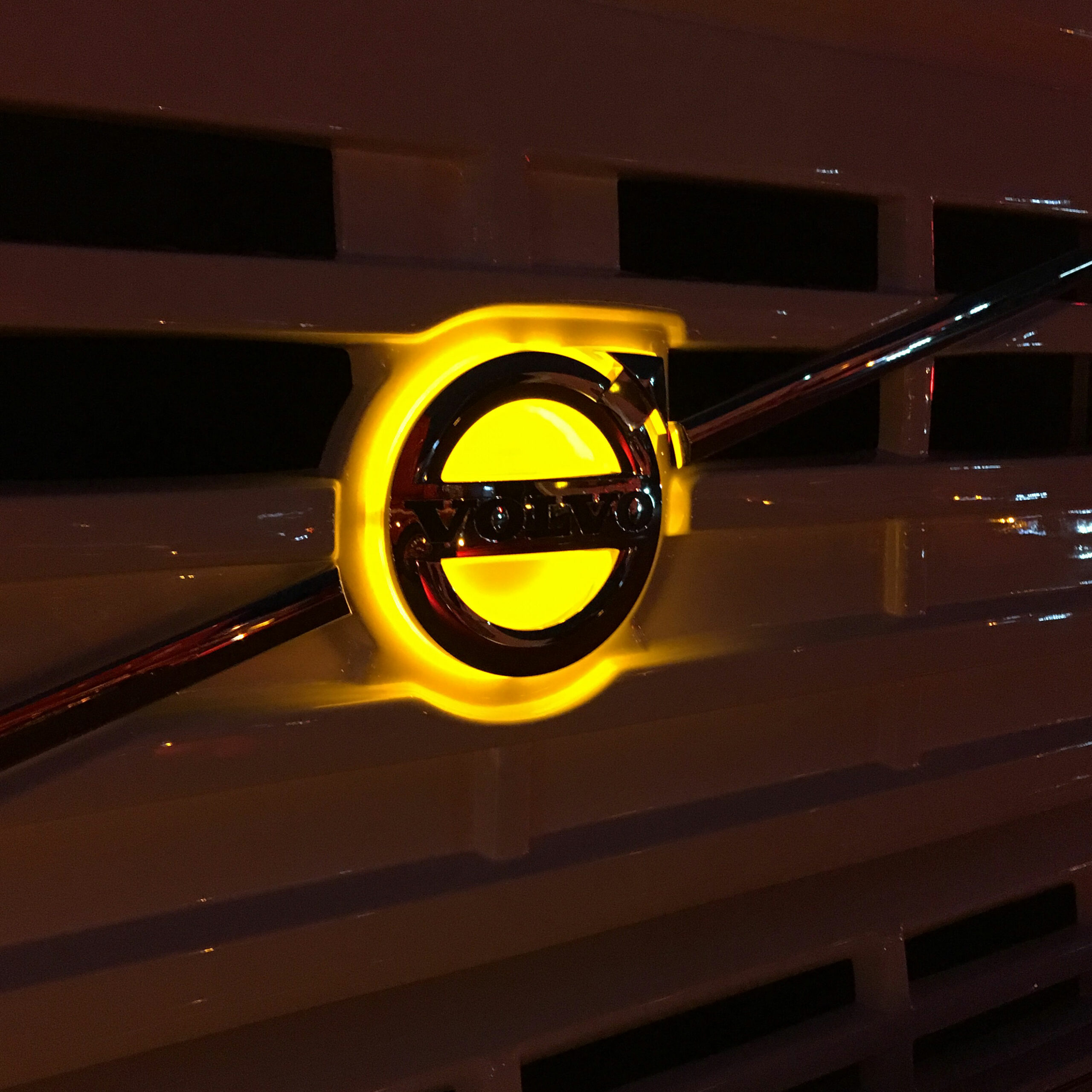 LED Ljus passar Volvo Logo FH4/FM4 Orange   Convoy Parts