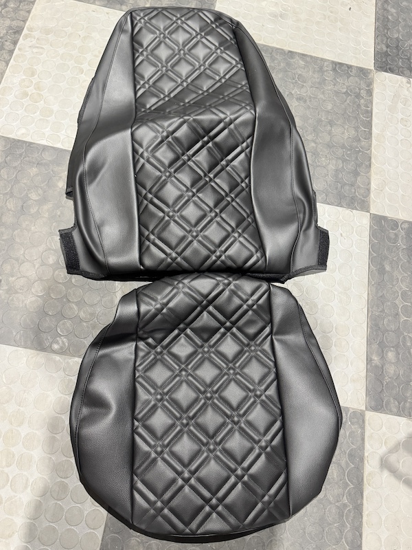 Stolsöverdrag passar Volvo 3 premium svart